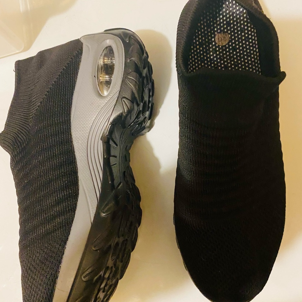Black Slip-On Ladies Size 8 Shoes